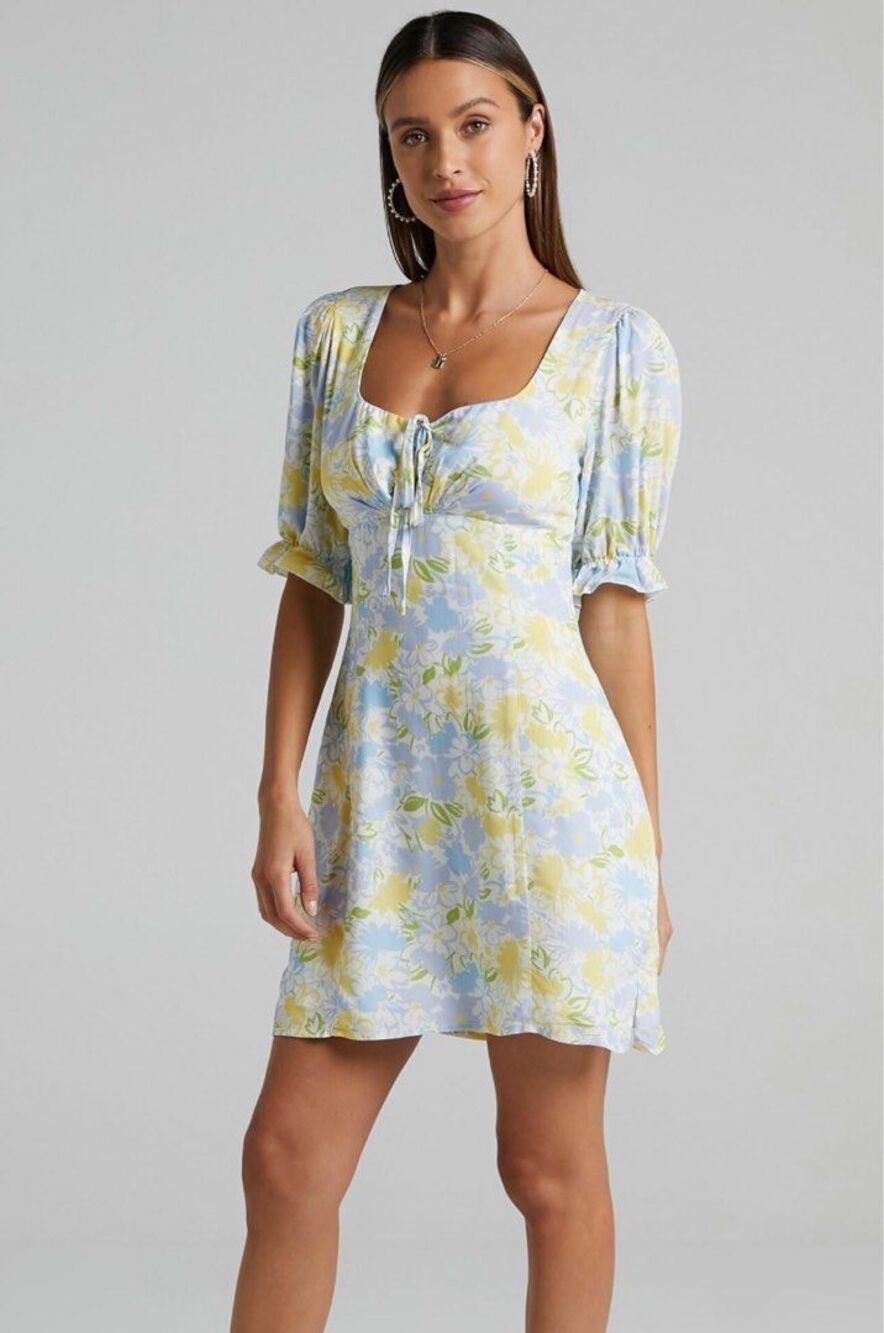 ✨SHOWPO Svana Floral Mini Sz 6 Dress✨